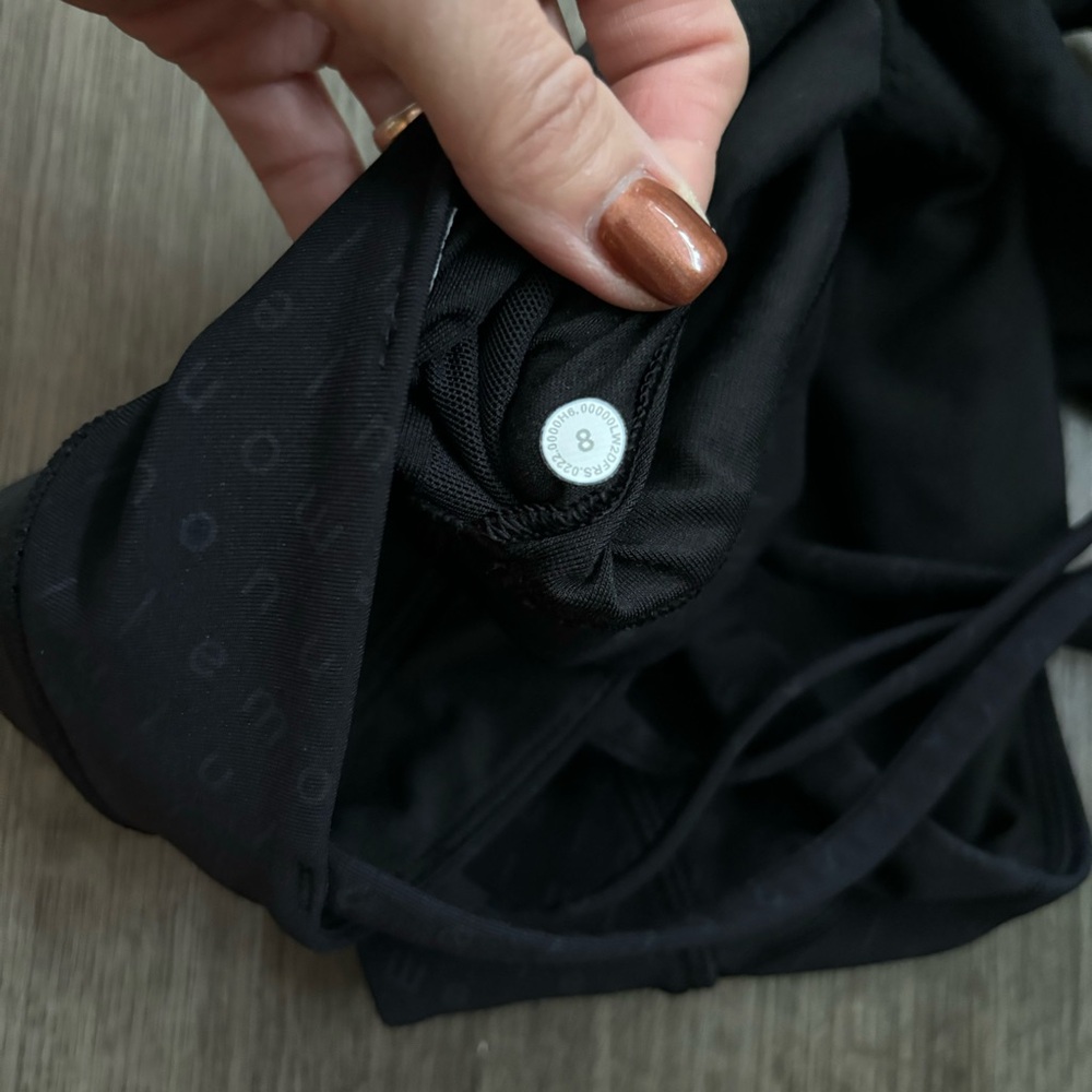 Lululemon ENERGY BRA HIGH-NECK LONGLINE
Color: Mirrorify PU Black - Picture 4 of 4